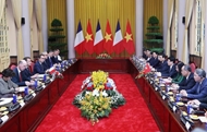Vietnamese, French Presidents hold talks in Hanoi